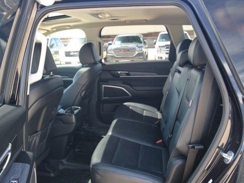 Used 2023 Kia Telluride AWD image 30