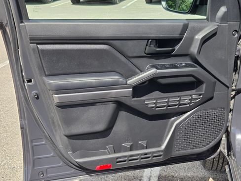 Used 2025 Toyota Tacoma SR5 AWD/4WD image 11