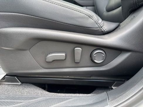 Used 2026 Subaru Outback Premium AWD/4WD image 9