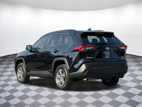 Used 2025 Toyota RAV4 XLE AWD/4WD image 3