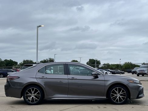 Used 2024 Toyota Camry SE w/ Convenience Package FWD image 3