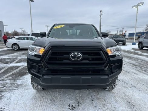 Used 2022 Toyota Tacoma SR image 3