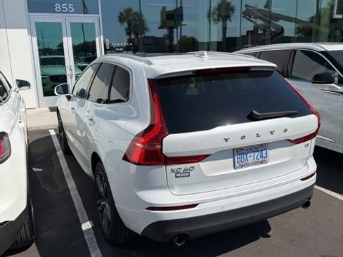 Used 2021 Volvo XC60 T5 Momentum w/ Climate Package FWD image 4
