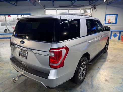 Used 2018 Ford Expedition XLT image 9