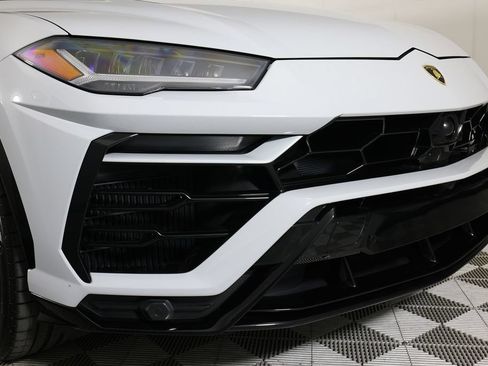 Used 2022 Lamborghini Urus AWD/4WD image 43