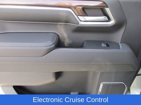 Used 2024 Chevrolet Silverado 1500 RST w/ Z71 Off-Road Package image 15