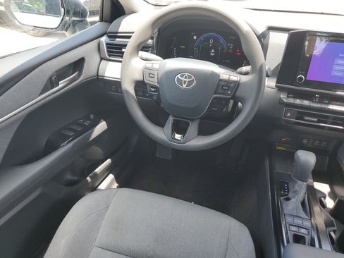 Used 2026 Toyota Camry LE w/ Convenience Package FWD image 15