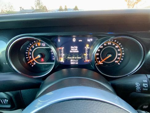 Used 2021 Jeep Wrangler Unlimited Sahara image 43