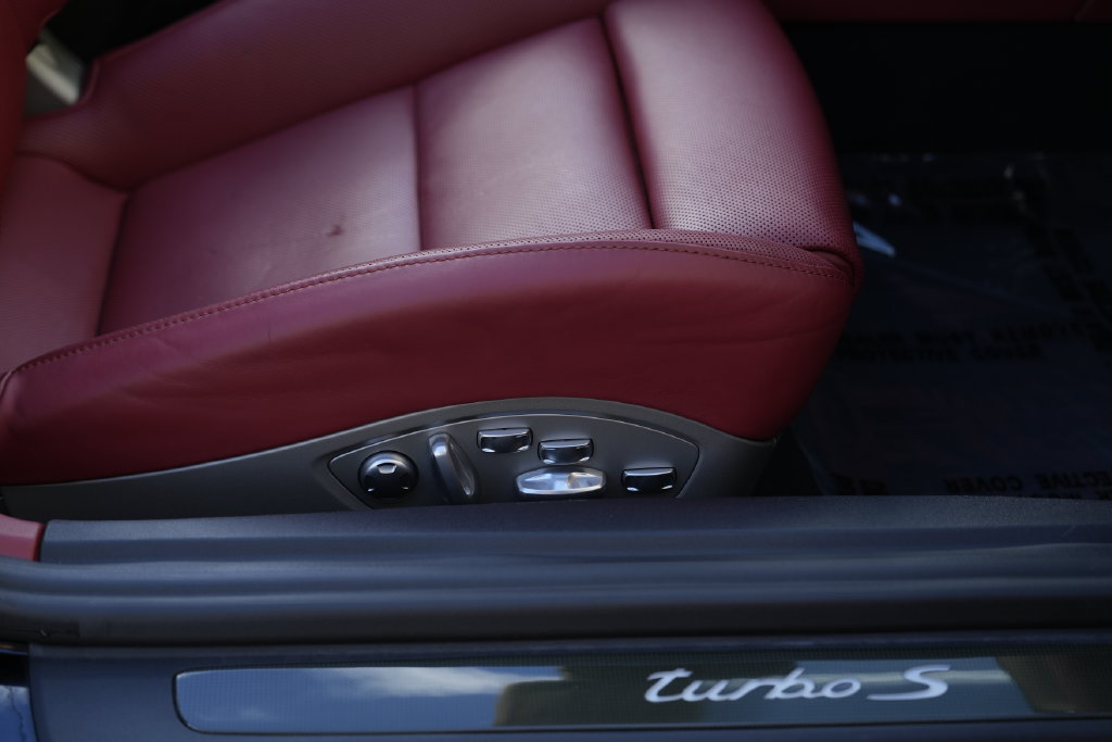 Used 2014 Porsche 911 Turbo S AWD/4WD image 79