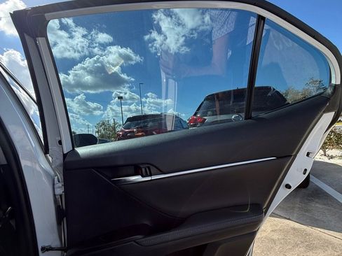 Used 2021 Toyota Camry XSE image 14