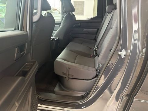 Certified 2025 Toyota Tacoma SR5 AWD/4WD image 16
