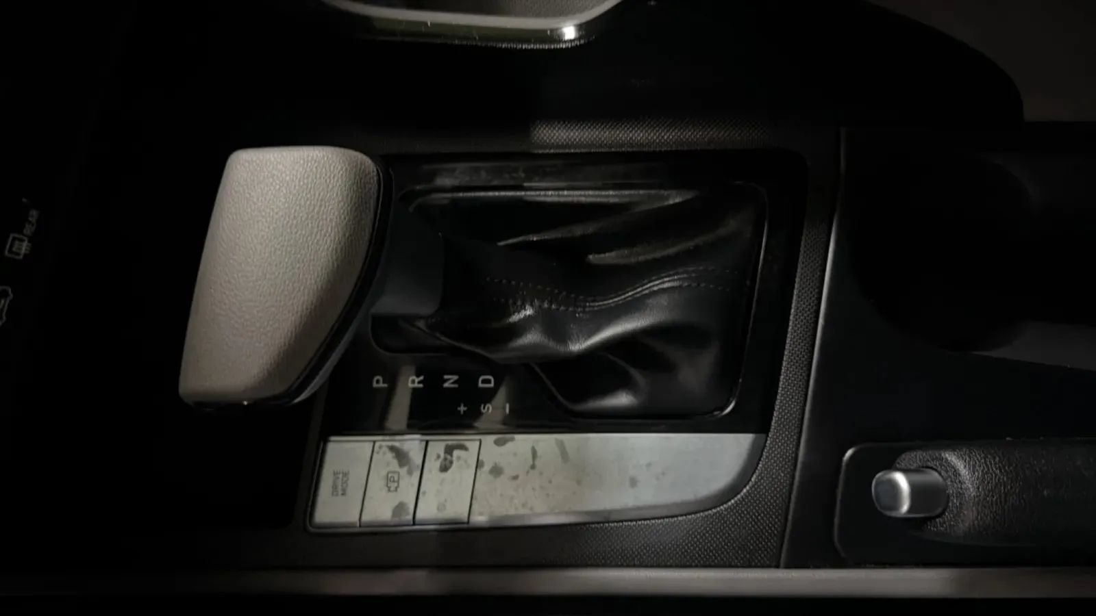 Used 2023 Hyundai Elantra SE FWD image 13