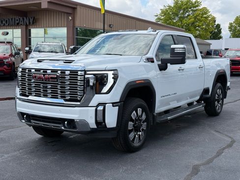Used 2025 GMC Sierra 3500 Denali w/ Denali Reserve Package AWD/4WD image 4