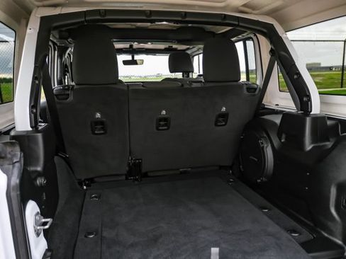 Used 2021 Jeep Wrangler Unlimited Sahara w/ Uconnect 4C Nav & Sound Group AWD/4WD image 52