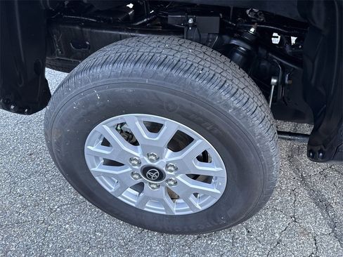 Used 2024 Toyota Tacoma SR5 image 18
