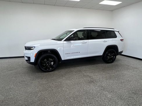 Used 2024 Jeep Grand Cherokee L Altitude image 22