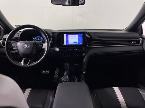 Certified 2025 Toyota Camry SE FWD image 14