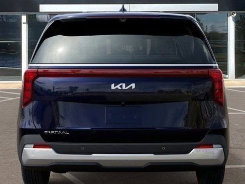 New 2026 Kia Carnival EX image 13