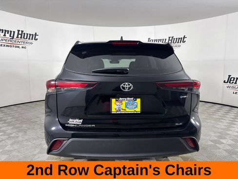 Used 2025 Toyota Highlander XLE AWD/4WD image 7