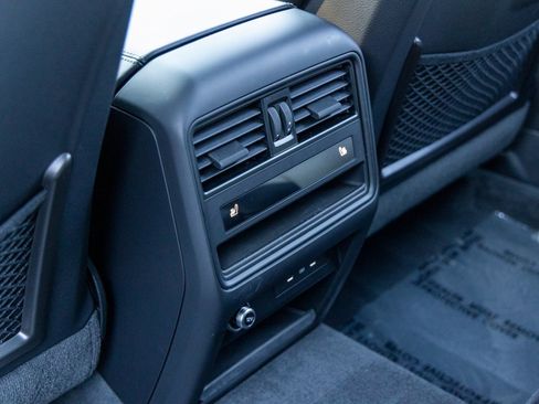 Certified 2025 Porsche Cayenne image 45