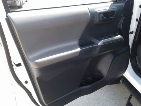 Used 2022 Toyota Tacoma SR5 image 15