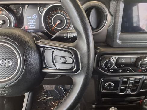 Used 2023 Jeep Gladiator Sport image 11