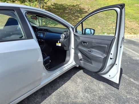 New 2025 Nissan Versa SV image 16