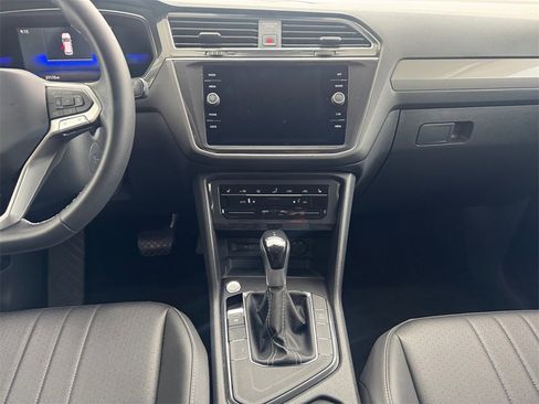 Certified 2023 Volkswagen Tiguan SE image 11