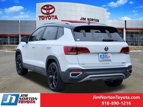 Used 2023 Volkswagen Taos SE w/ Panoramic Sunroof Package AWD/4WD image 8