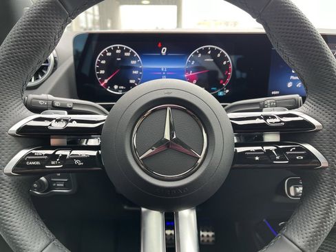 Certified 2025 Mercedes-Benz GLA 250 4MATIC image 18