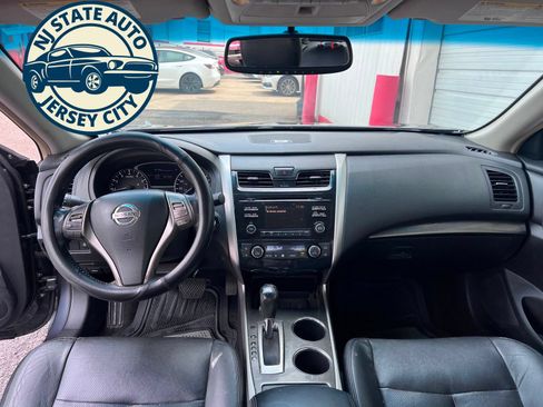 Used 2013 Nissan Altima 2.5 SL w/ 2.5 Moonroof Pkg FWD image 3