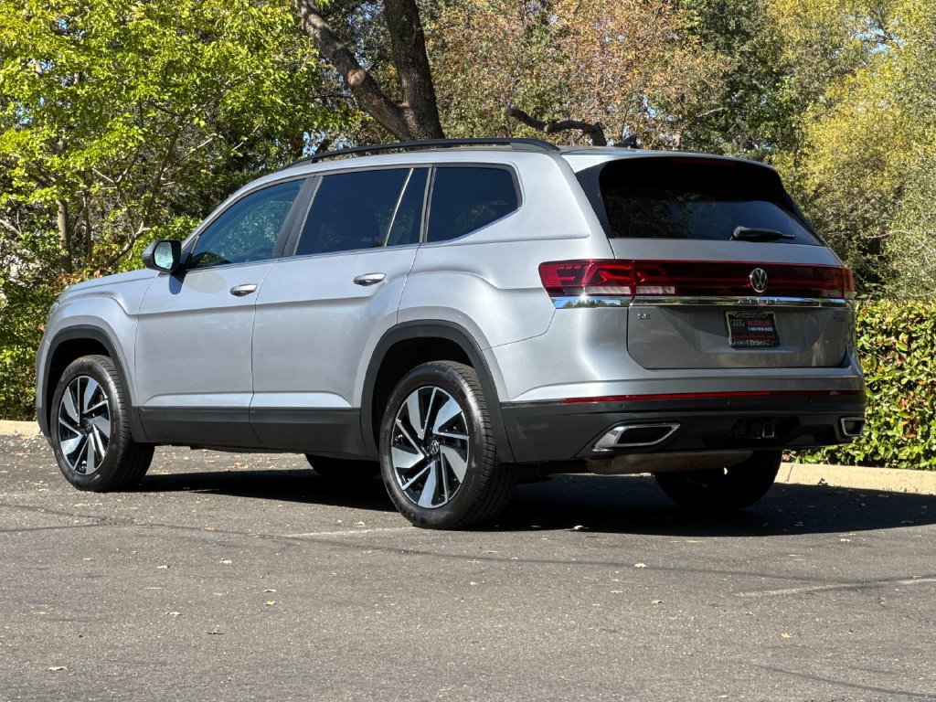 Used 2024 Volkswagen Atlas SE AWD/4WD image 7