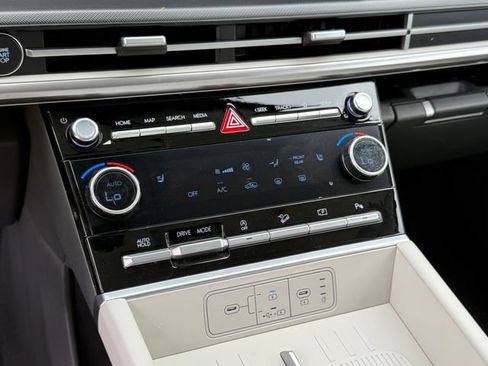 Used 2025 Hyundai Santa Fe SEL FWD image 19