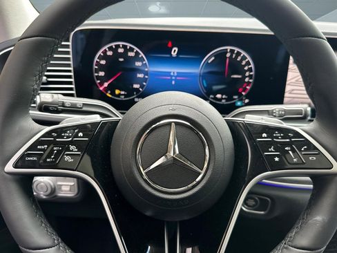 New 2026 Mercedes-Benz GLE 450e 4MATIC image 16