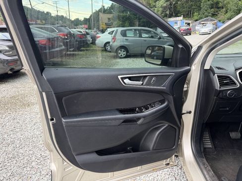 Used 2017 Ford Edge SEL AWD/4WD image 10