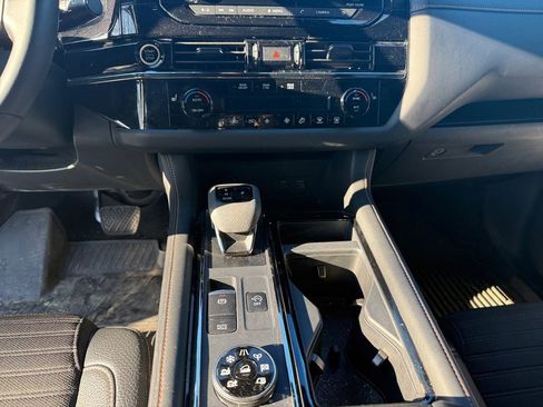 Used 2024 Nissan Pathfinder Rock Creek image 11