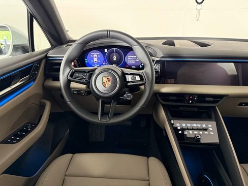 New 2025 Porsche Macan 4 Electric image 19
