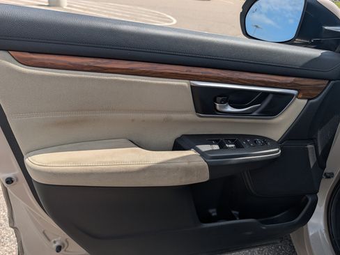 Used 2019 Honda CR-V EX image 7