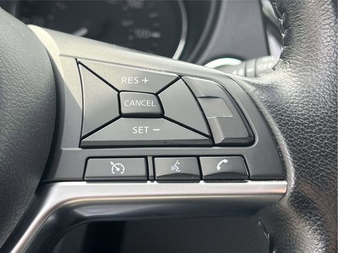 Used 2022 Nissan Rogue Sport SV image 21