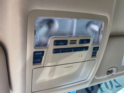 Used 2019 Toyota Highlander SE image 27