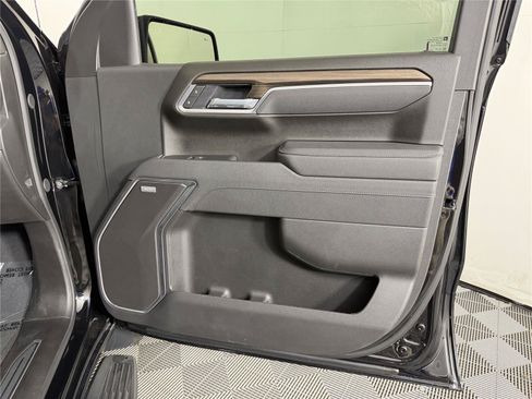 Used 2025 Chevrolet Silverado 1500 RST w/ Convenience Package II RWD image 11