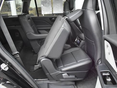 Used 2025 Lincoln Aviator Reserve w/ Equipment Group 201A AWD/4WD image 51