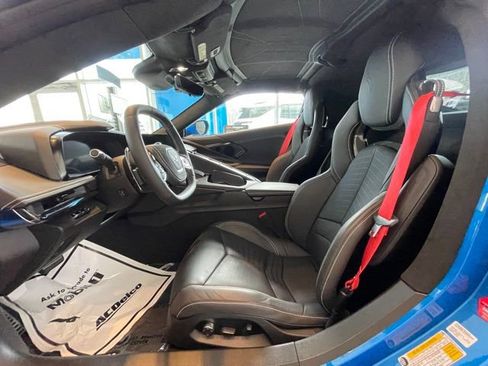 Used 2025 Chevrolet Corvette Stingray Premium Cpe w/ Z51 Performance Package image 16