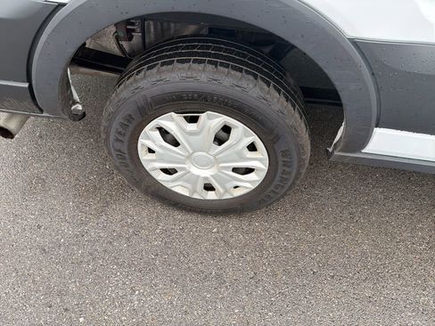 Used 2024 Ford Transit 350 XLT image 22