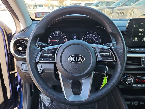 Certified 2019 Kia Forte LXS image 20