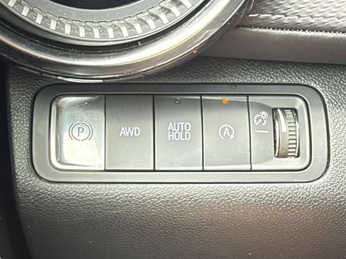 Used 2025 Chevrolet Equinox LT AWD/4WD image 33
