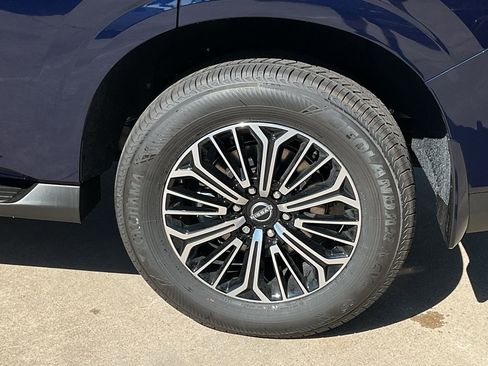 New 2026 Nissan Armada SL image 8