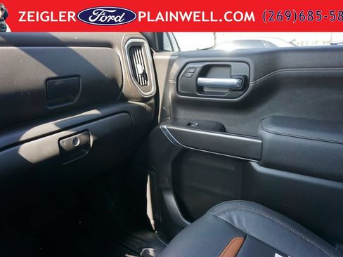 Used 2022 GMC Sierra 1500 AT4 AWD/4WD image 30