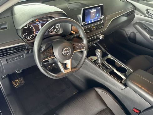 Used 2024 Nissan Altima 2.5 SV FWD image 13