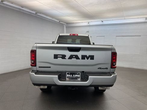 New 2026 RAM 3500 Big Horn AWD/4WD image 4